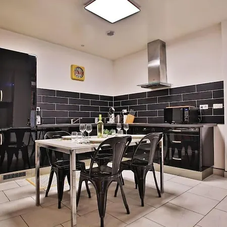 Centre Port Vieux, A 100m Apartment